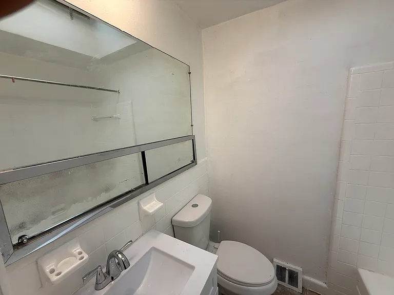 1538 Forrester Ave — Photo 15