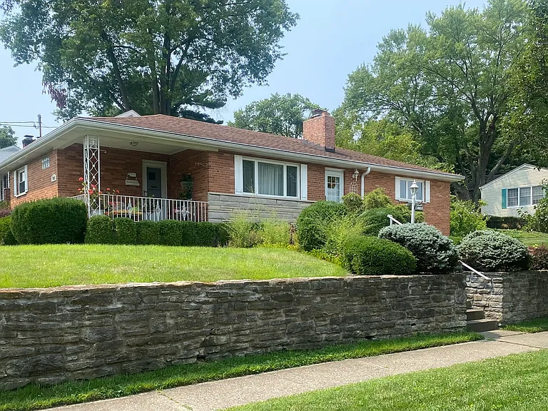 1099 Alnetta Dr — Photo 1