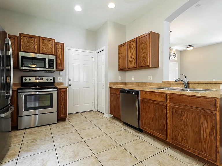 10330 Avelar Ridge Dr — Photo 10