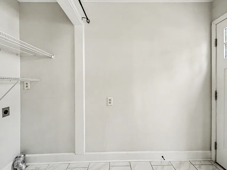 782 Union St S — Photo 12