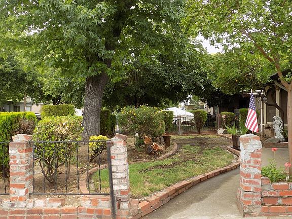 Entrance from driveway