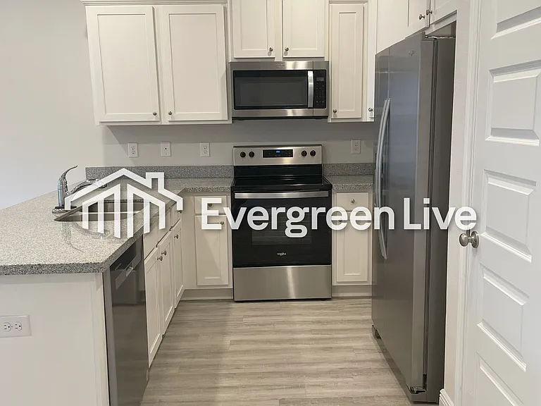 9843 Fowler Ave — Photo 8