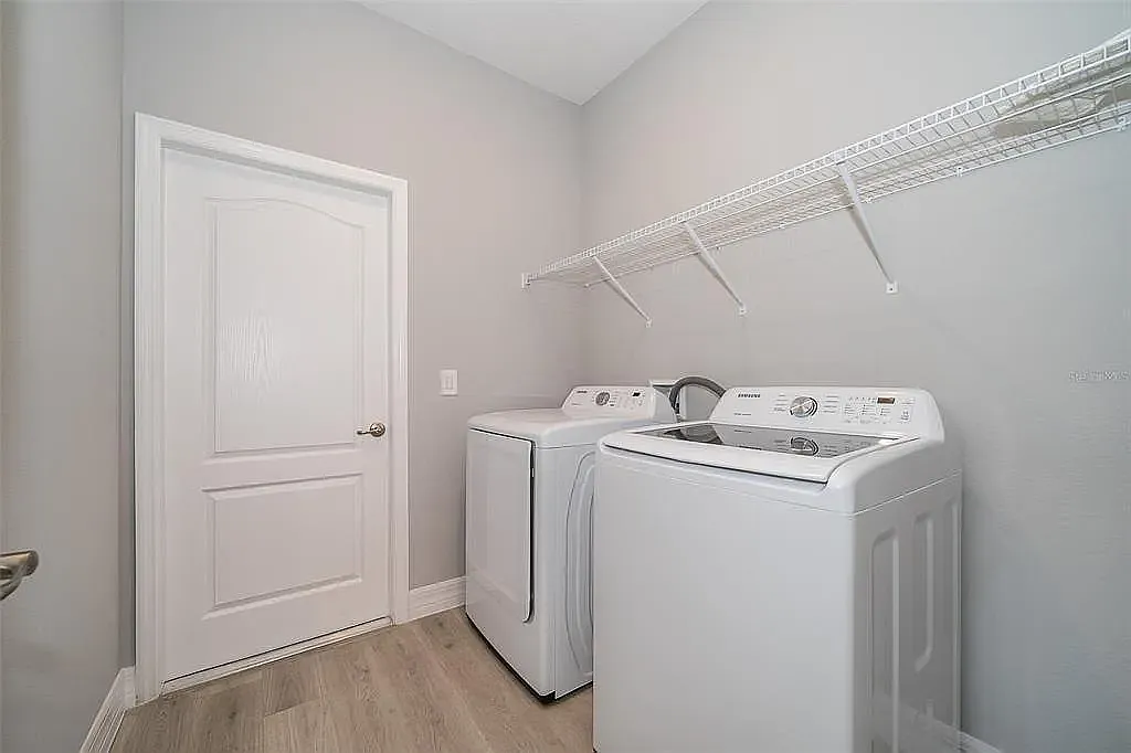 4 bed, 2089 sqft, $2,100 — Photo 4