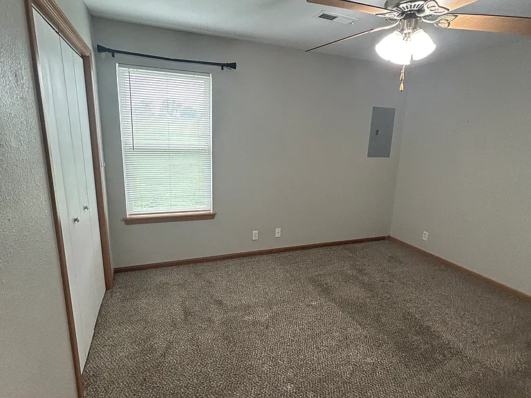 109 Golfview Dr — Photo 8