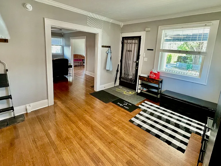 803 E James St — Photo 13