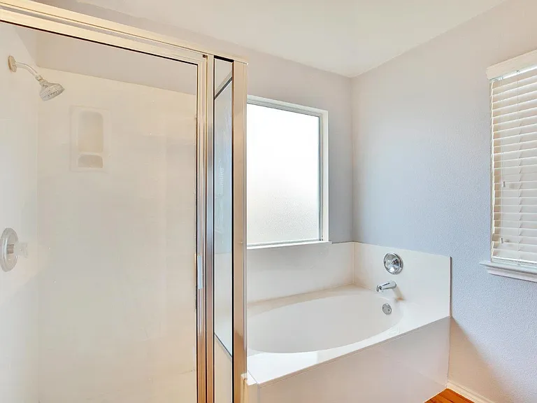 1002 Remington Dr — Photo 9