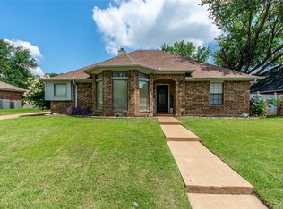 521 Gunnison Dr, Arlington, TX 76006