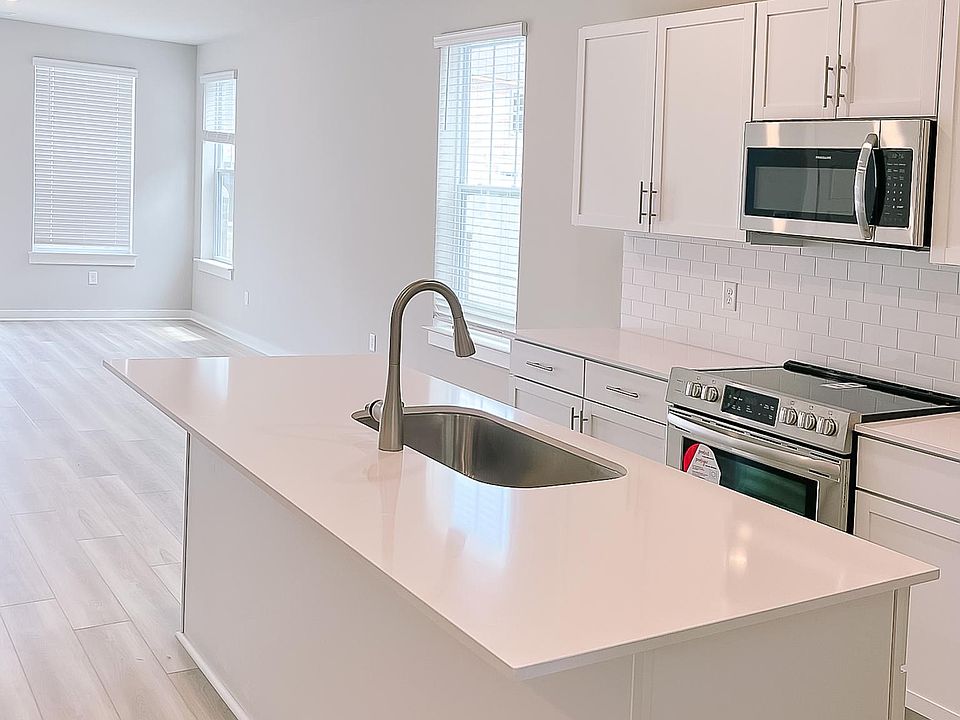 Kitchen & Living area
