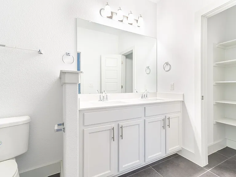 1410 Casa Dr — Photo 7