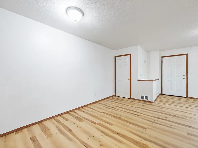 12901 NE Prescott Dr #B — Photo 11
