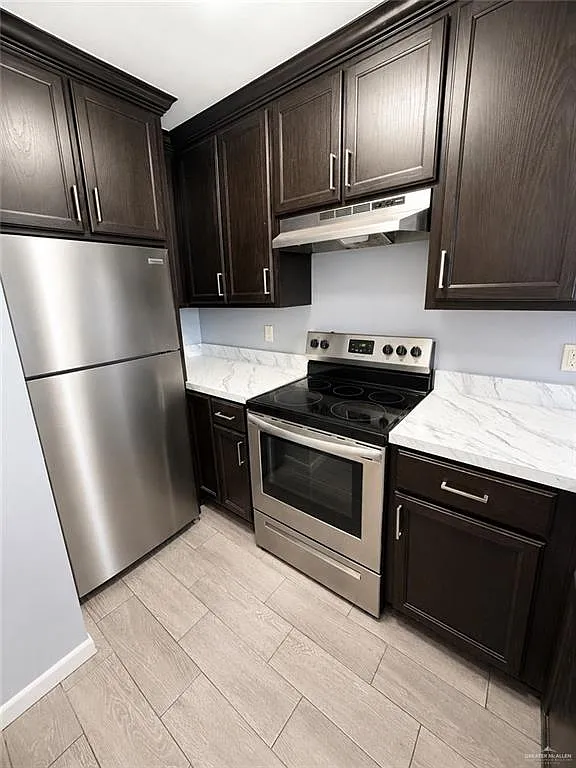 3 bed, 2.0 bath, 1050 sqft, $1,000 — Photo 4