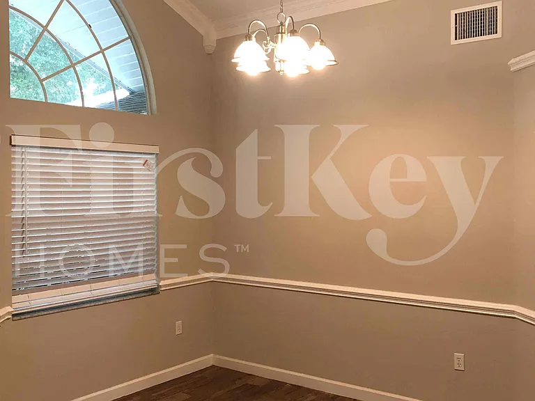 2224 Palmview Cir E — Photo 7