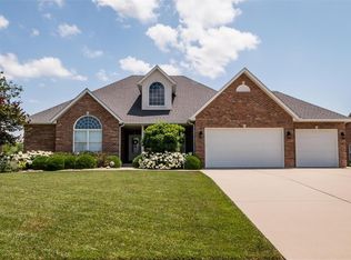 1614 Clover Rdg, Columbia, IL 62236