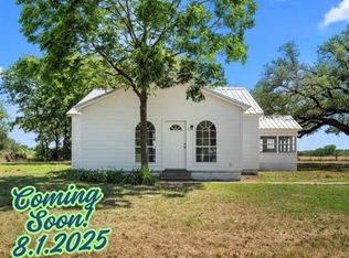198 County Road 483, Lott, TX 76656
