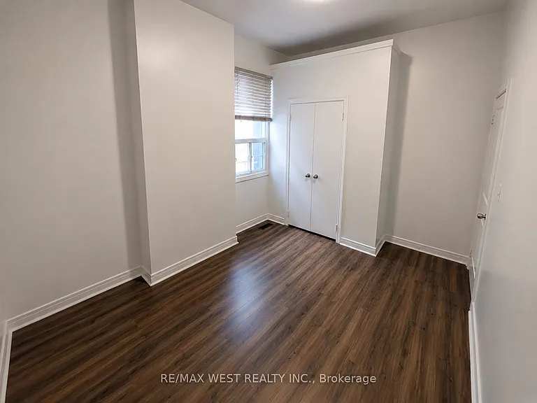 2089 Dufferin St #1 — Photo 11