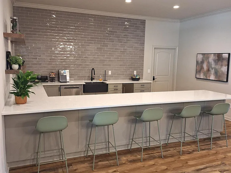 8028 Pine Valley Dr — Photo 22