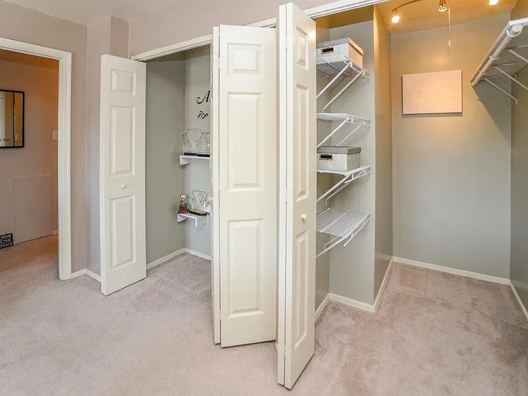 Greentree Village Townhomes — Photo 9