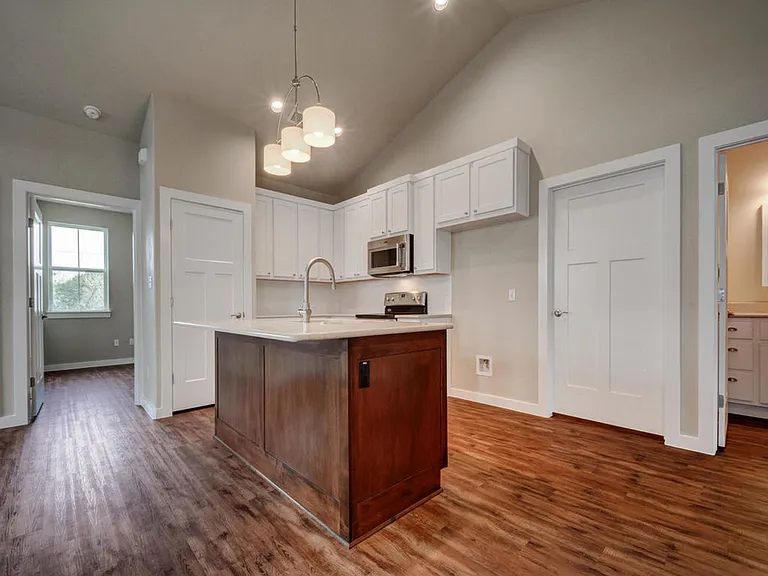 240 Rose Dr — Photo 10