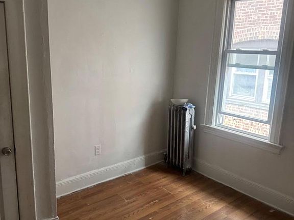 5th image of 54 17Th Ave