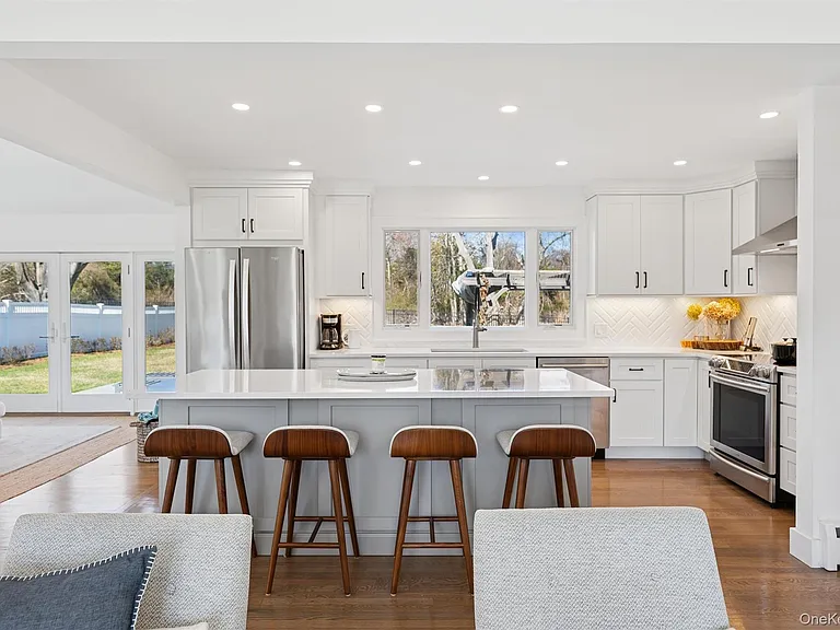 580 Gin Ln — Photo 10