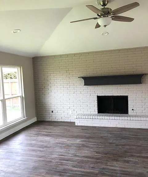 1102 N Yale Blvd — Photo 5