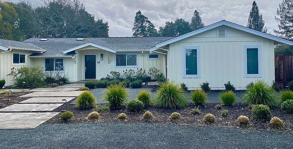 61 Heather Ln photo 1
