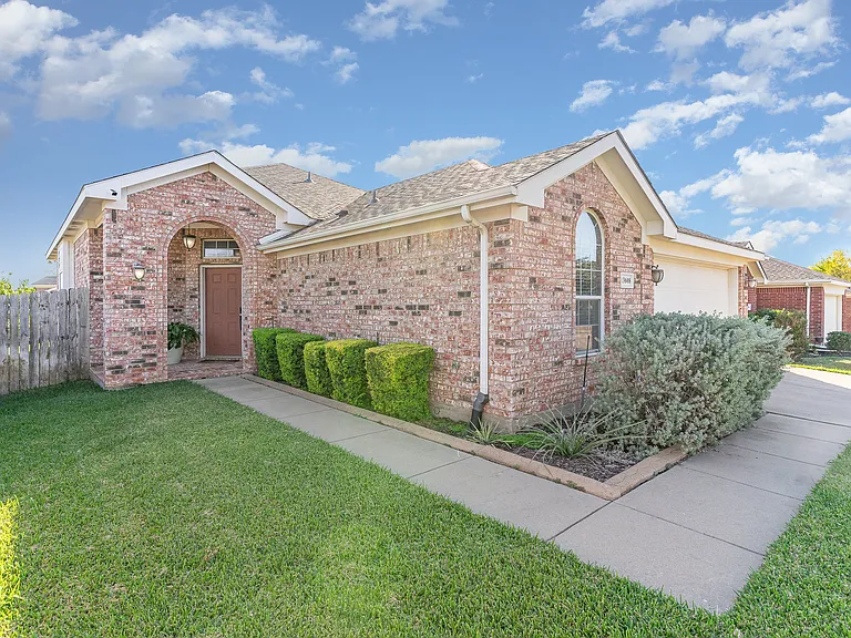 13608 Stauss Ln — Photo 17