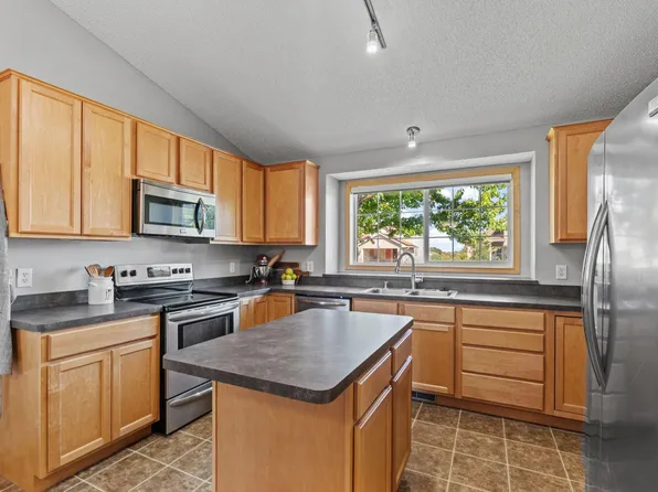 21233 Independence Ave, Lakeville, MN 55044