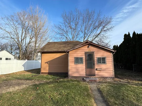 1714 S 14th St, Burlington, IA 52601