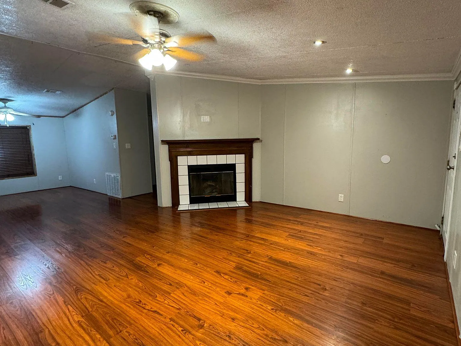3 bed, 1472 sqft, $1,350 — Photo 2