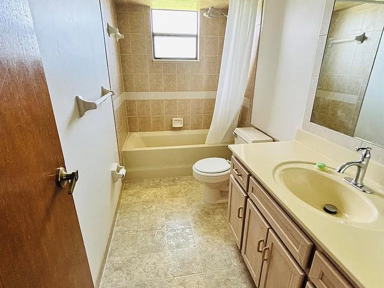 337 NW Tyler Ave — Photo 22
