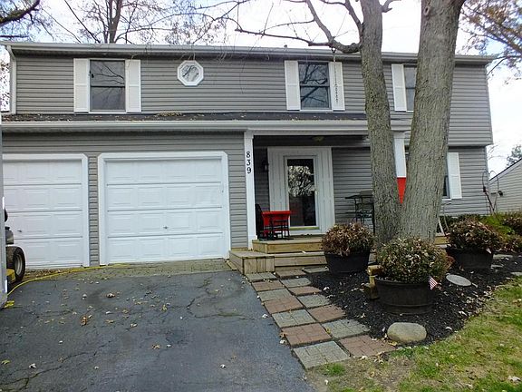 2nd image of 839 McDonell Dr