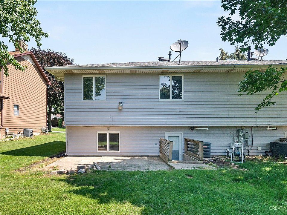2nd image of 93 Joy St