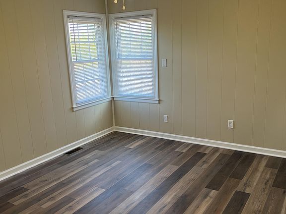 5th image of 390 Vickie Lee Dr