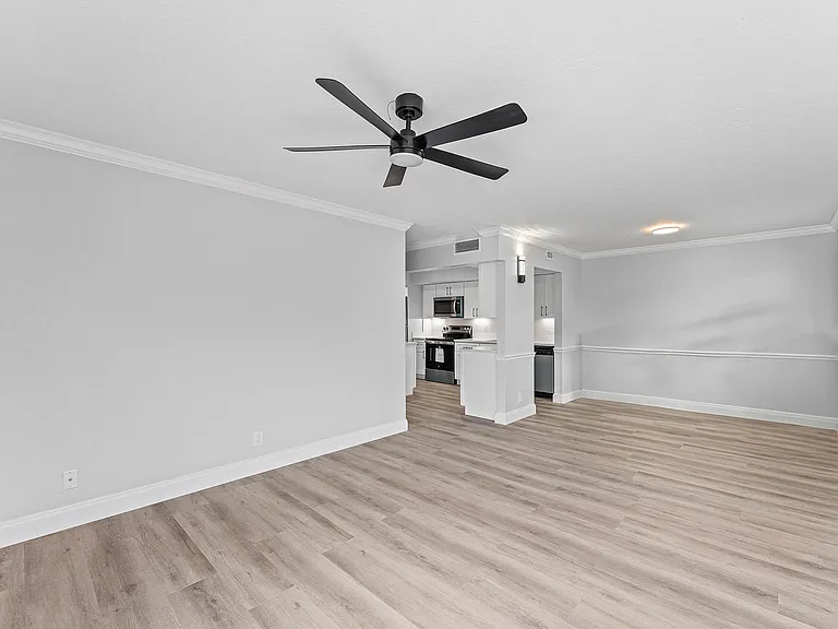 1866 Fairview Villas Dr #3 — Photo 8