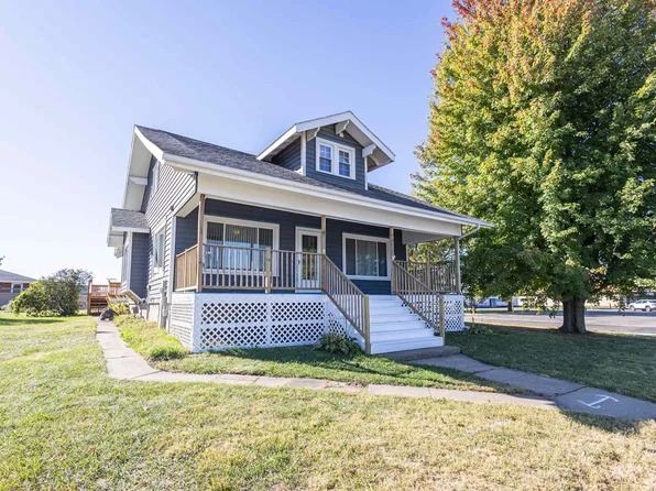 1505 Fairplay St, Hazel Green, WI 53811