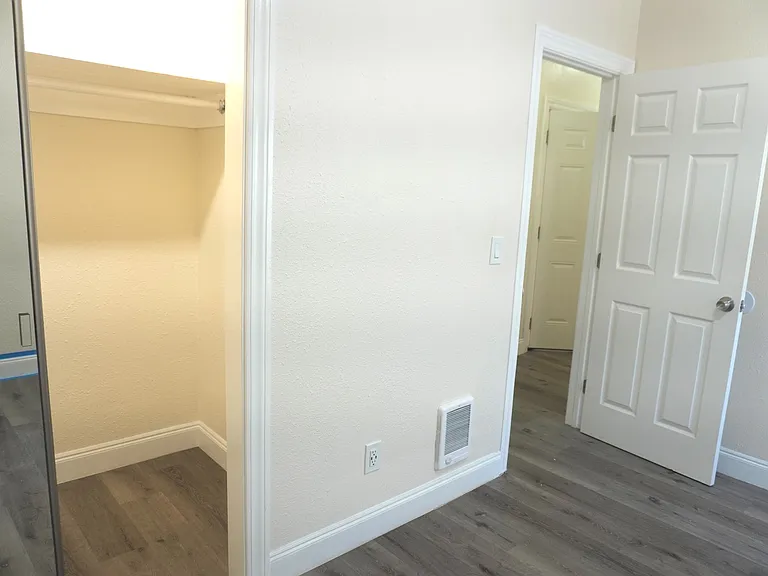 Los Robles Apartments — Photo 4