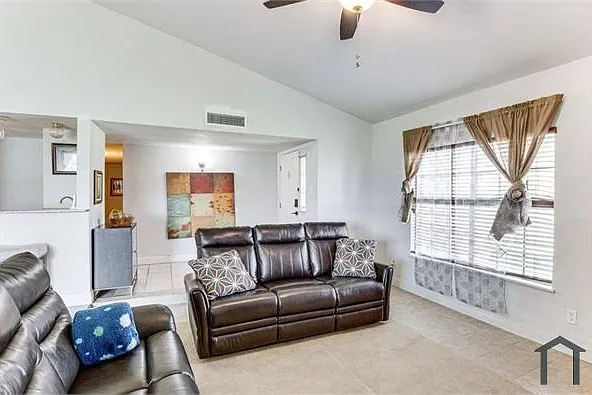 4701 Bayport Dr — Photo 9