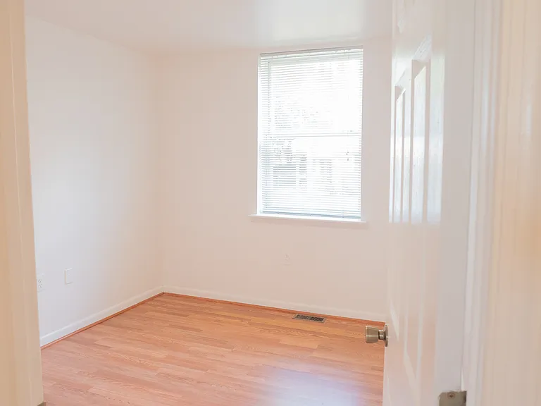 2300 18th St NE #2300 — Photo 34