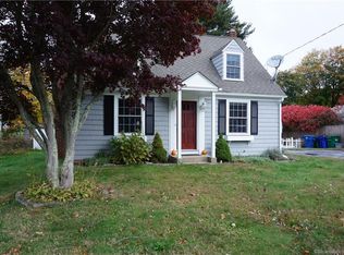 12 Locust Ct, Waterford, CT 06385