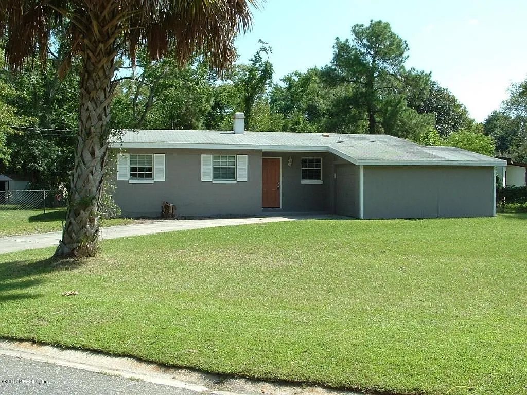 3 bed, 1026 sqft, $1,595 — Photo 3