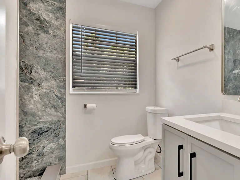 4714 W Vasconia St — Photo 4