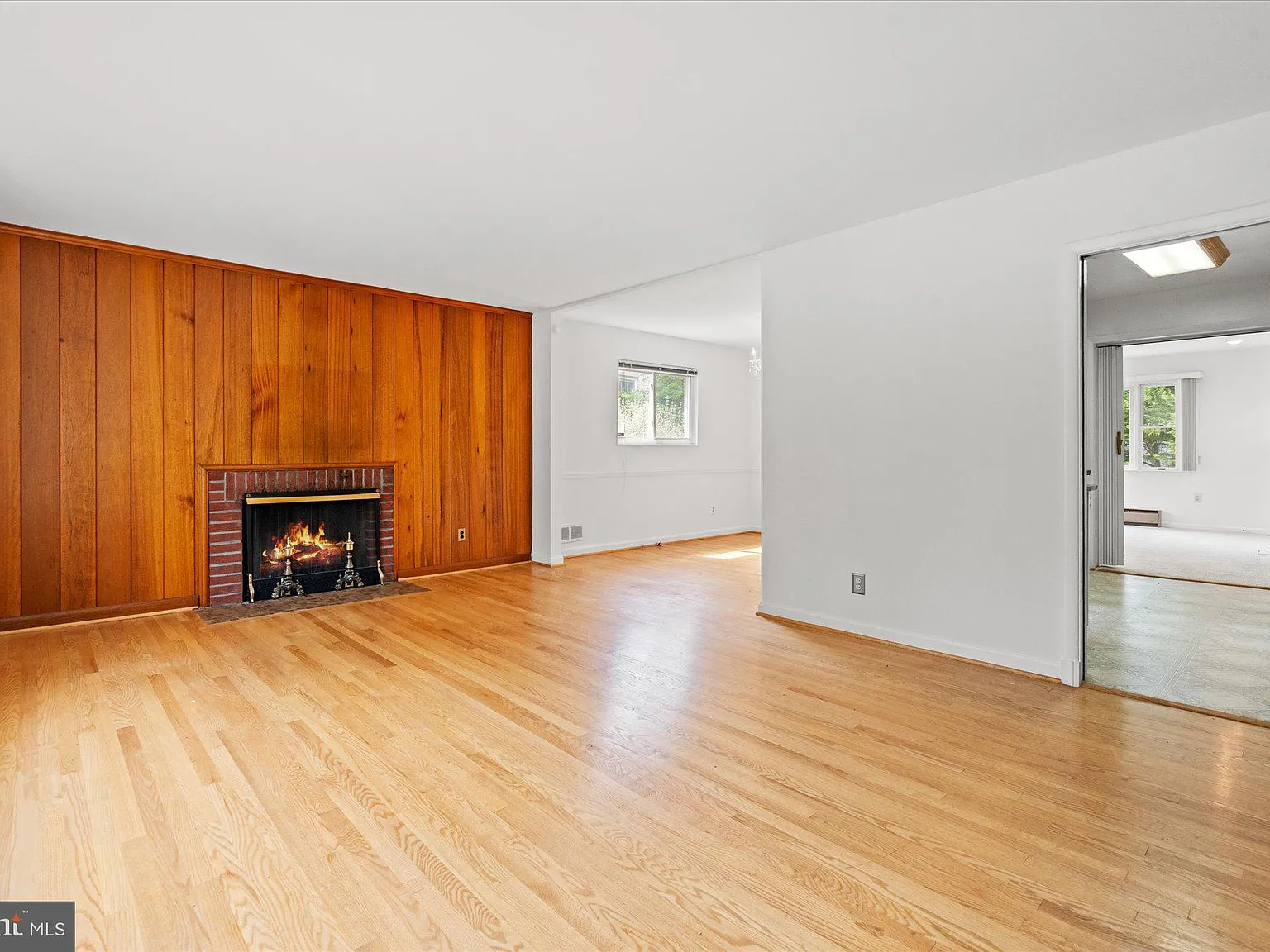 4 bed, 3.0 bath, 2407 sqft, $5,500 — Photo 3