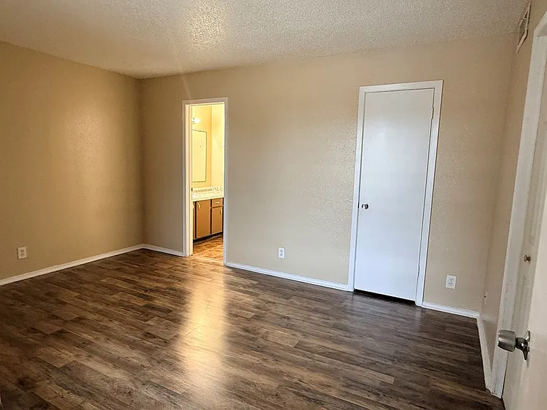4700 Boulder Dr #1102 — Photo 12