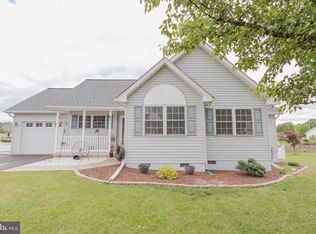 41 Wisteria Ct, Falling Waters, WV 25419