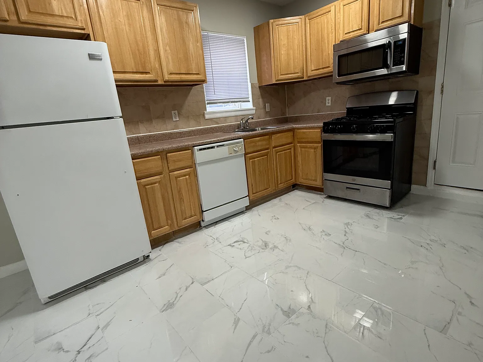 1 bed, $1,675 — Photo 3