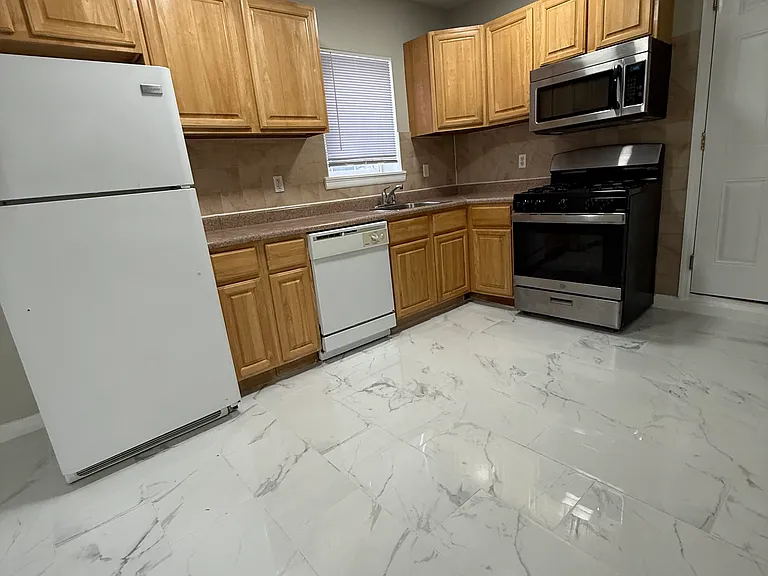 204 N 7th St #B2L — Photo 3