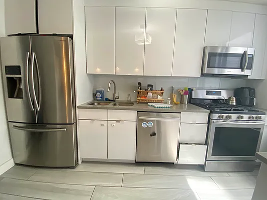 Rented by Bond New York | media 5