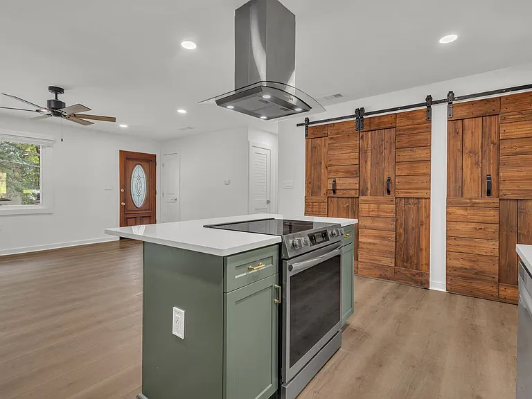 1148 Lookout Ave NW — Photo 10