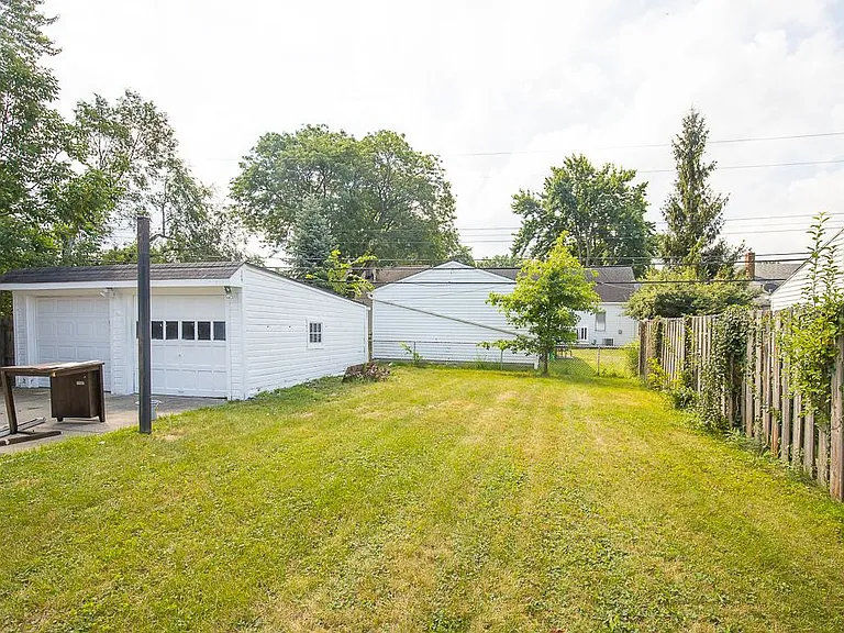 3832 Wallingford Rd — Photo 3